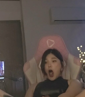 伪娘tsjessielee劲爆合集140v14G火辣舞姿