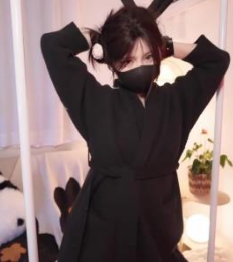 感觉Nana_taipei服装诱惑推特视频1部887MB