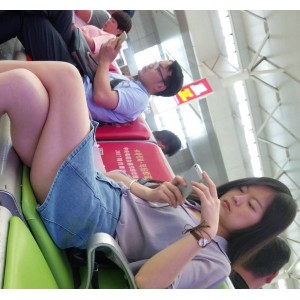 街拍小站车站珍藏版11V19.8G足系列福利