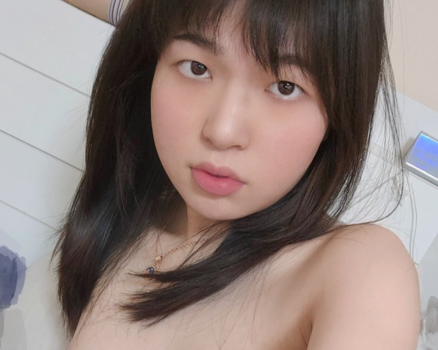 推特俞喵喵眼镜娘私拍5部2G优质合集