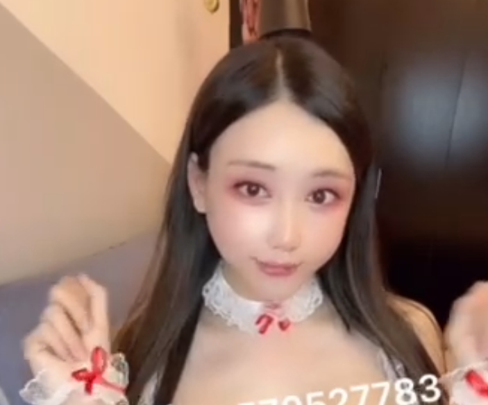 钱心心TS劲爆小合集32V3.55G天使容颜