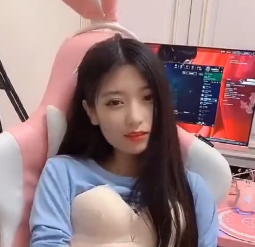 月月大小姐英雄联盟火辣主播视频1部50G