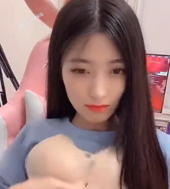 月月大小姐英雄联盟火辣主播视频1部50G