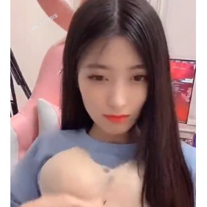 月月大小姐英雄联盟火辣主播视频1部50G