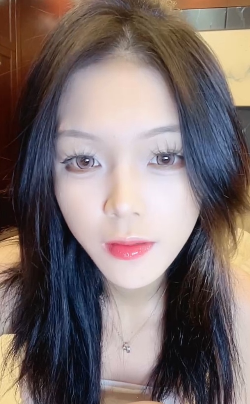 蜜桃表姐直播93V67.9G九头身珍藏