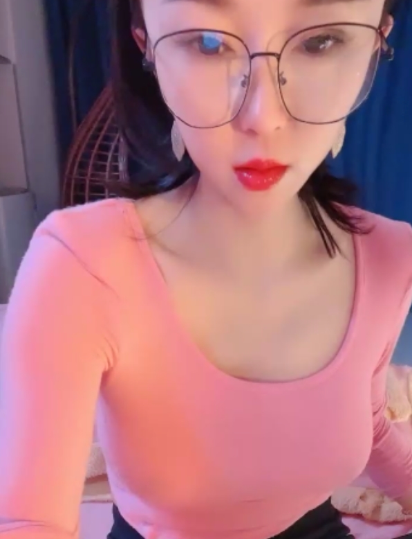 抖音的兔热舞视频21V10.4G超顶