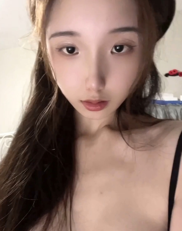 推特超反差Pudding果冻小姐合集9部222MB太火辣