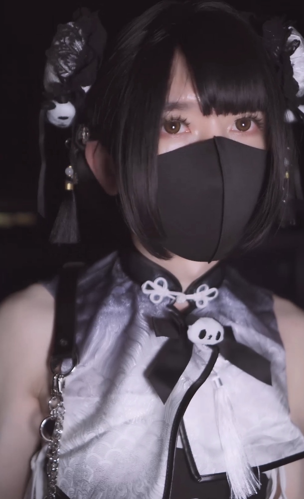 火辣曦曦伪娘视频1部240MB网盘