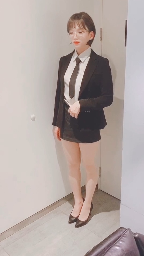 Jieun眼镜娘OF合集256部39.3G清纯天花板