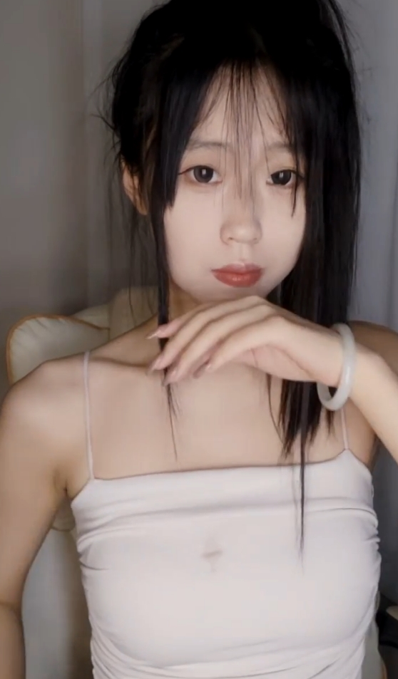 网红妹子小羊舞蹈系校花劲爆热舞325部137G太顶了