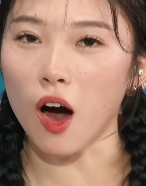 火辣吴艳妮AI脱衣267m1部网络独家