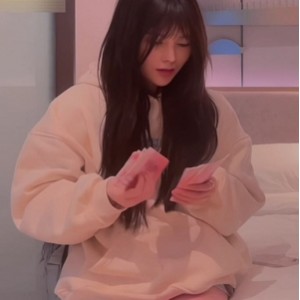 手机软件探花柒哥约白嫩邻家清纯女孩视频1部1.2G