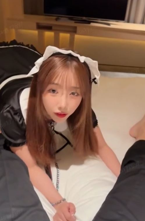 919M网盘黑丝伪娘美眉视频1部漂亮稀毛太顶了